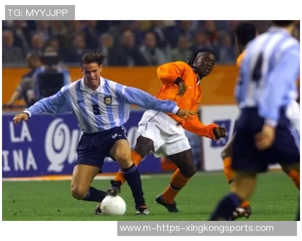 2000年欧洲杯各参赛队伍完整阵容分析与球员表现回顾