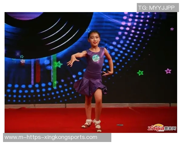 从童星到篮球明星的成长之路揭秘：他们如何在赛场上闪耀光芒